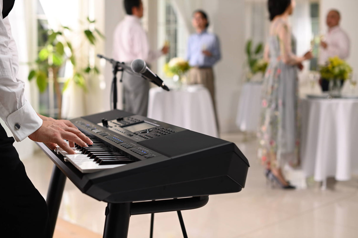 Yamaha PSR-SX720 keyboard